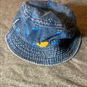 Seaworld bucket hat with whale pattern